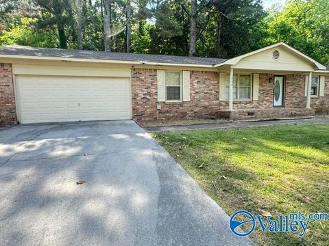 Homes For Rent - 1725 Millican Place<br/> Huntsville, AL 35810