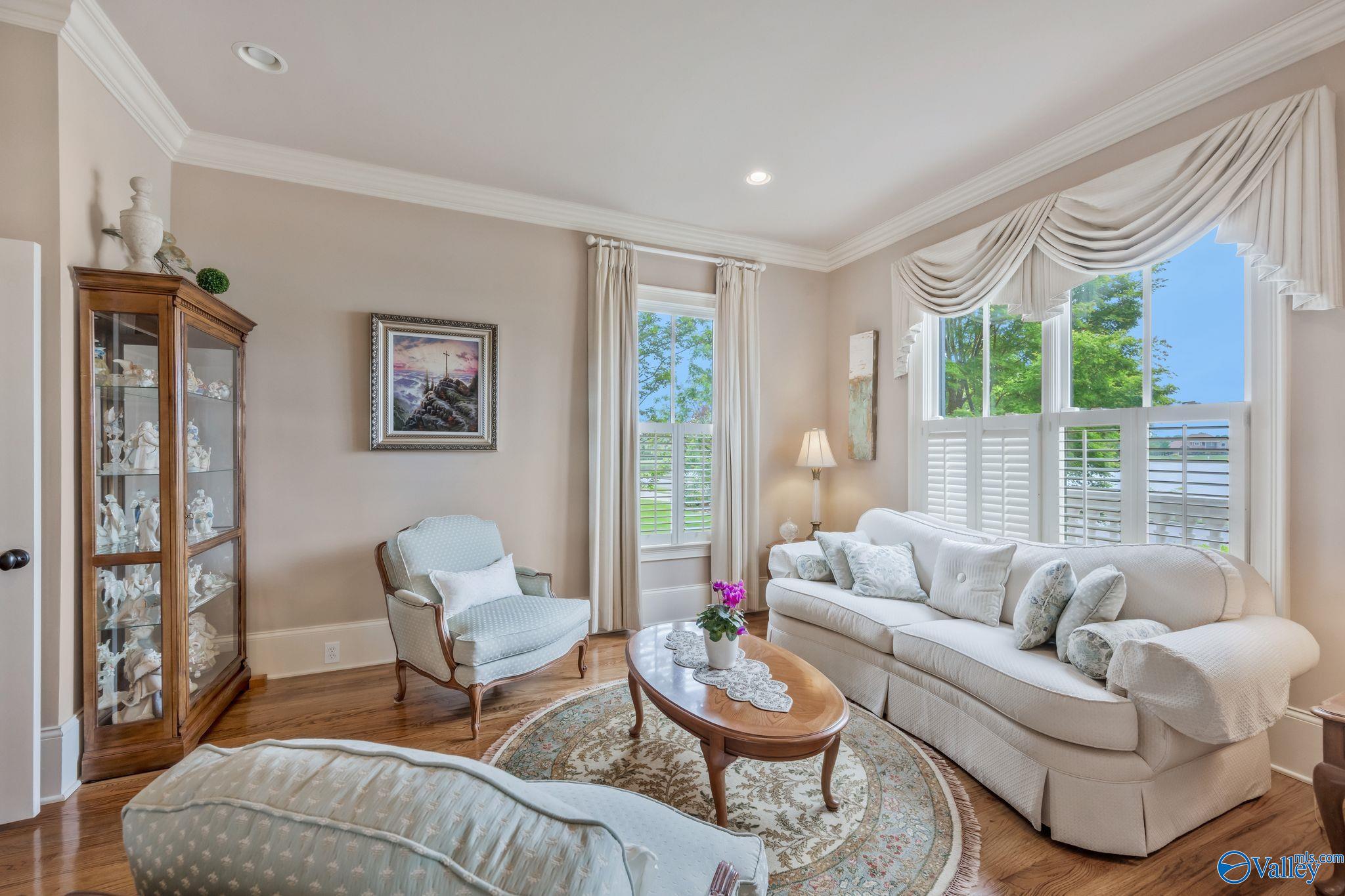 8 King Georges Way, Huntsville, Alabama image 4