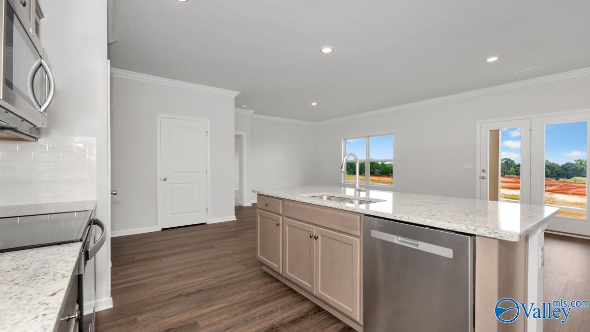 135 Settlement Drive, Huntsville, Alabama image 8