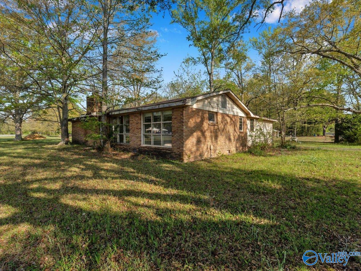 1698 Parker Road, Hartselle, Alabama image 2