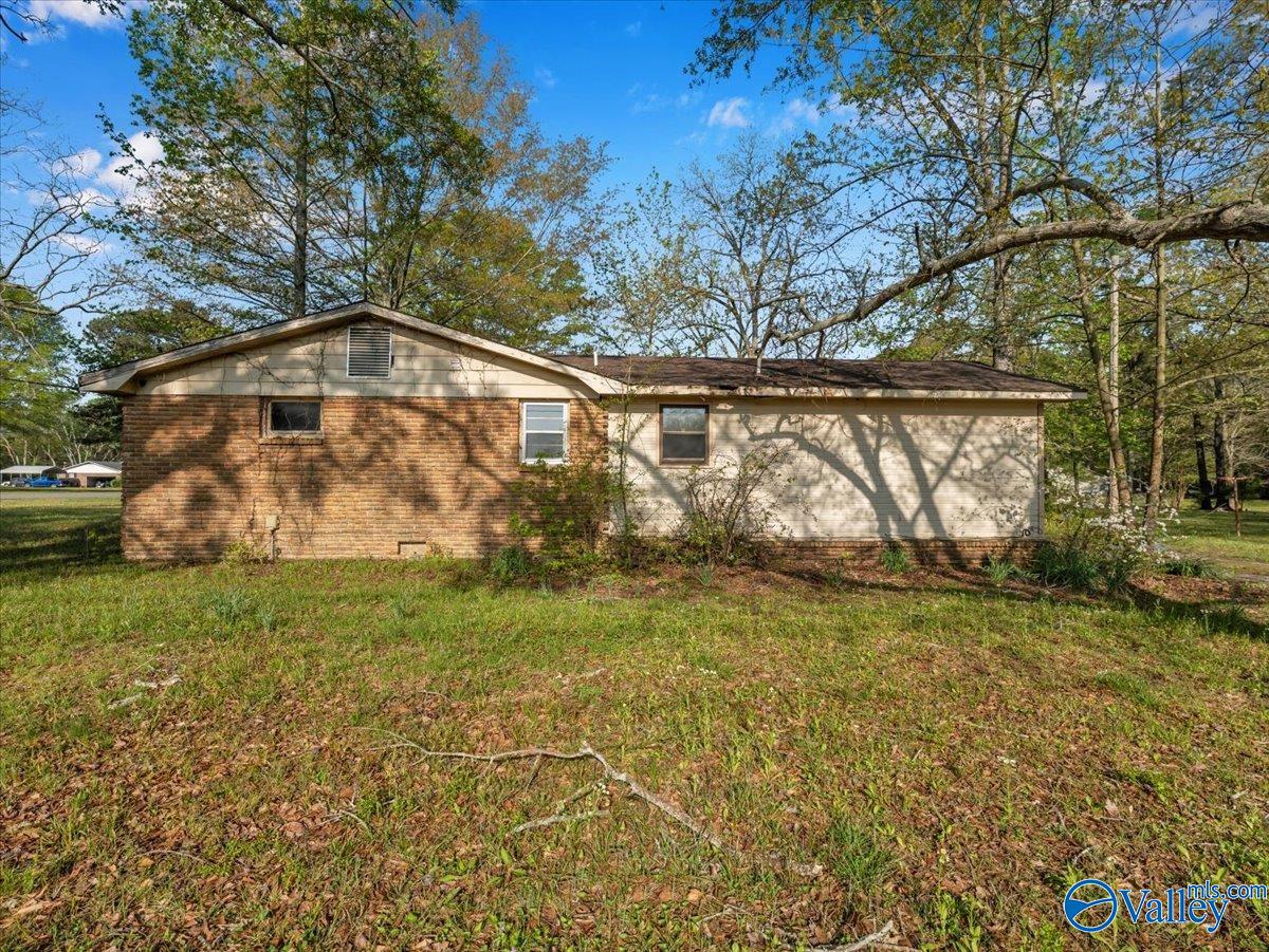 1698 Parker Road, Hartselle, Alabama image 3