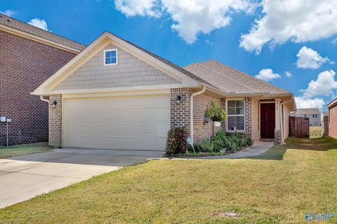 Photo of 212 Bermuda Lakes Drive, Meridianville, AL 35759 (MLS # 21902113)