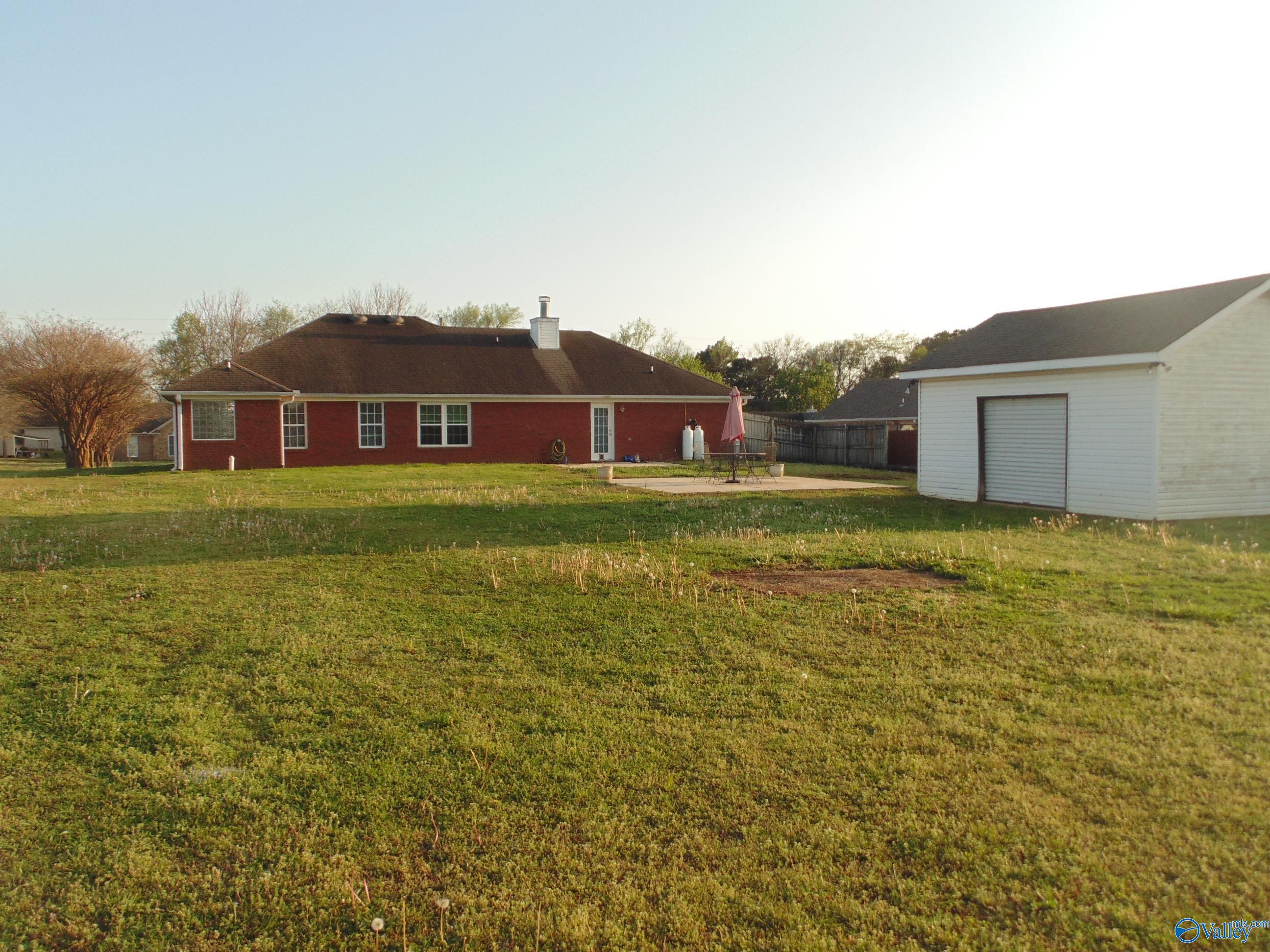 303 Antler Point Drive, New Market, Alabama image 3