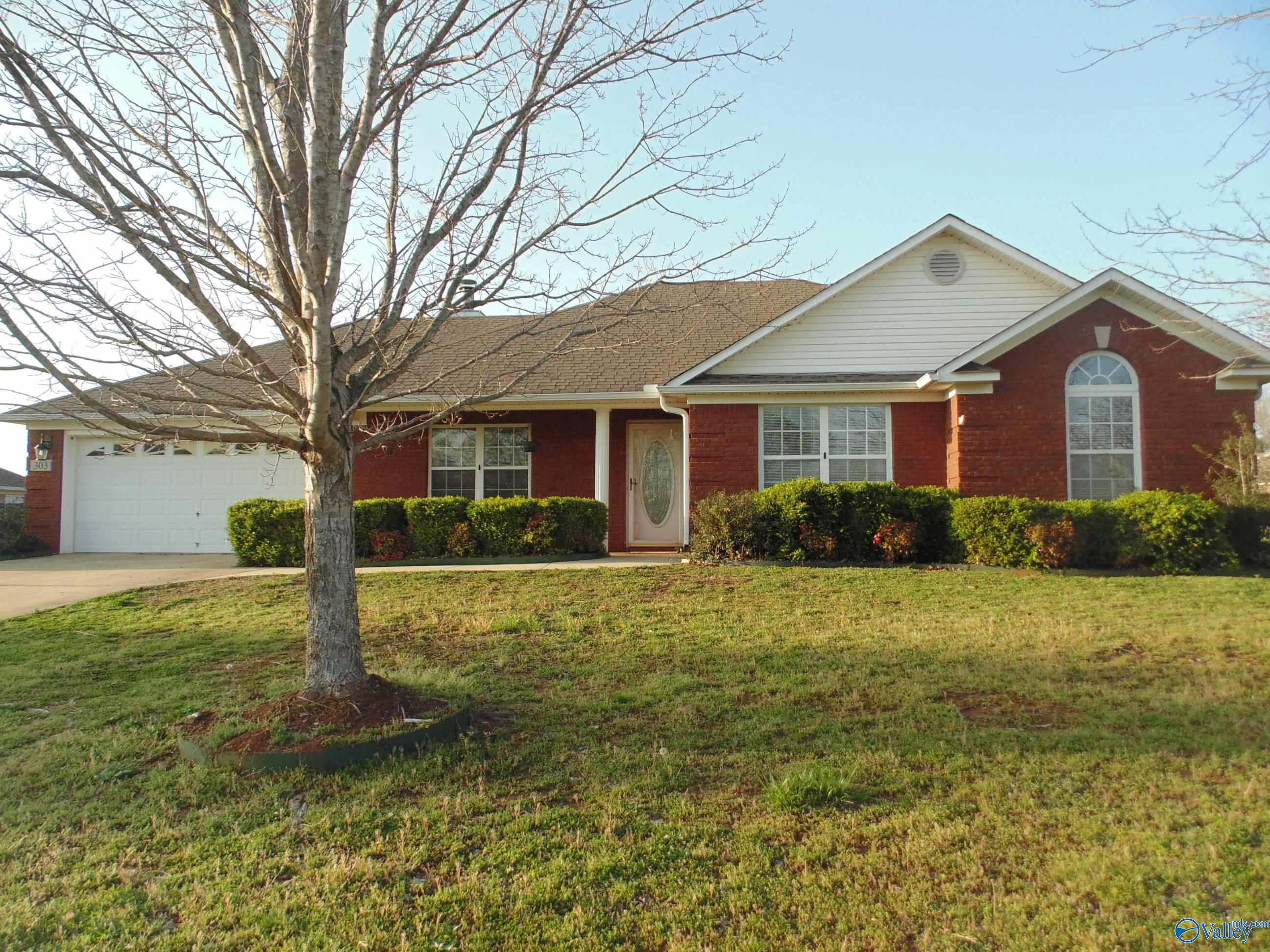 303 Antler Point Drive, New Market, Alabama image 1