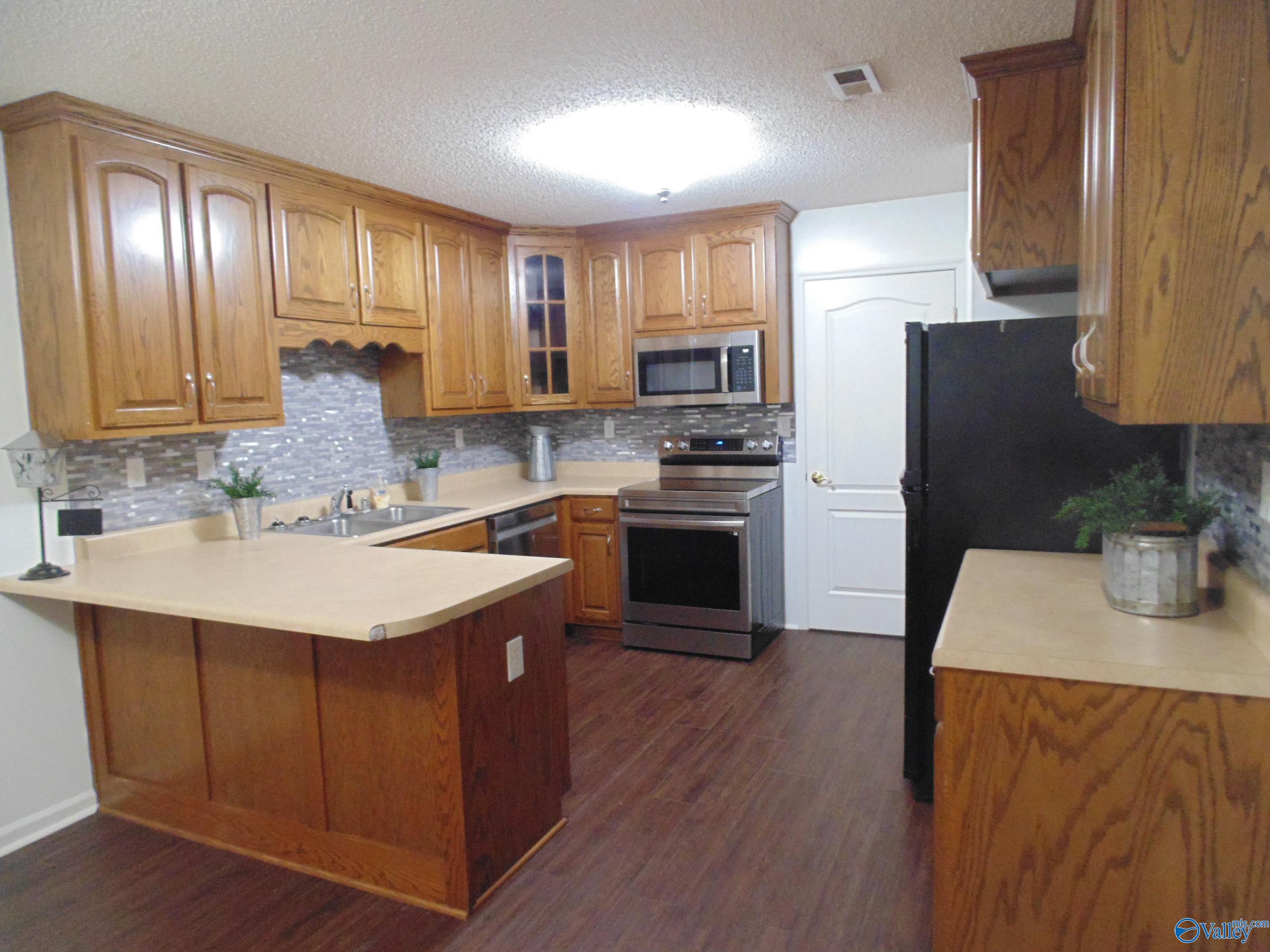 303 Antler Point Drive, New Market, Alabama image 5