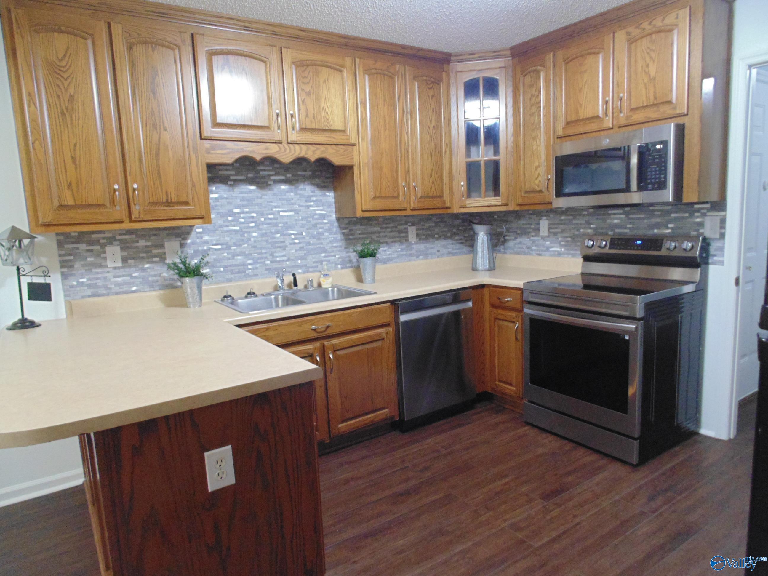 303 Antler Point Drive, New Market, Alabama image 8