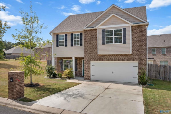 2410 BLUFF HAVEN LN, GADSDEN, AL 35903 - Image d2dbf7537a554f5f88262996b52c4df7/3412024950