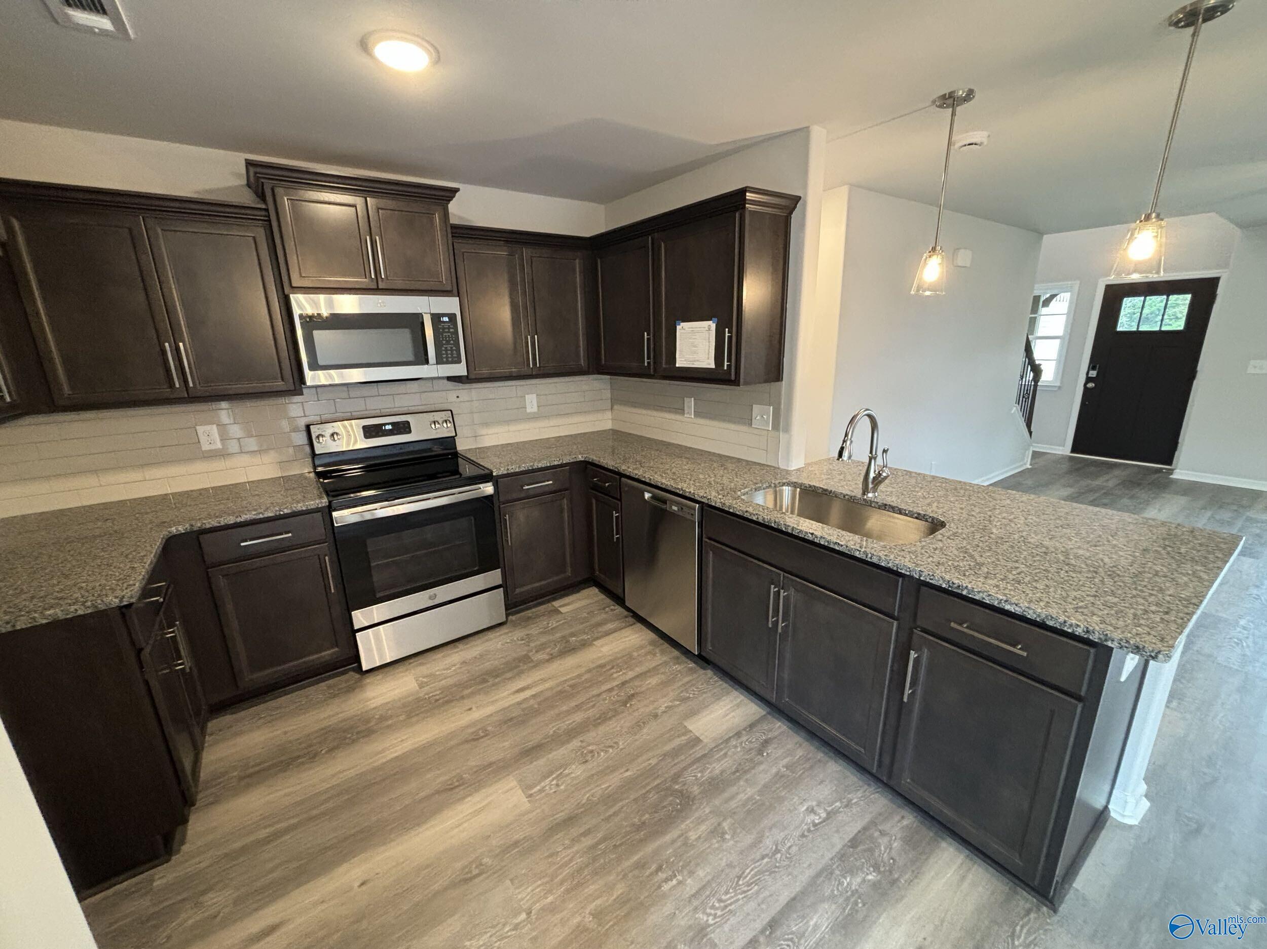209 Roman Randall Road, New Market, Alabama image 2