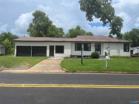 Homes For Sale - 617 College Avenue<br/> Boaz, AL 35957