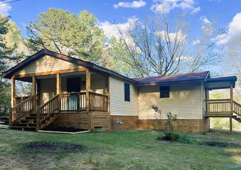 609 Chapman Avenue Glencoe AL 35905