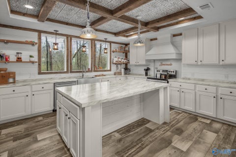 Apartment For Sale - 1180 County Road 1447<br/> Falkville, AL 35622