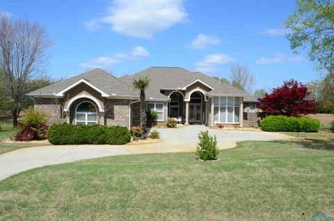 Homes For Sale - 12820 Saint Andrews Drive<br/> Limestone County, Athens, AL 35611