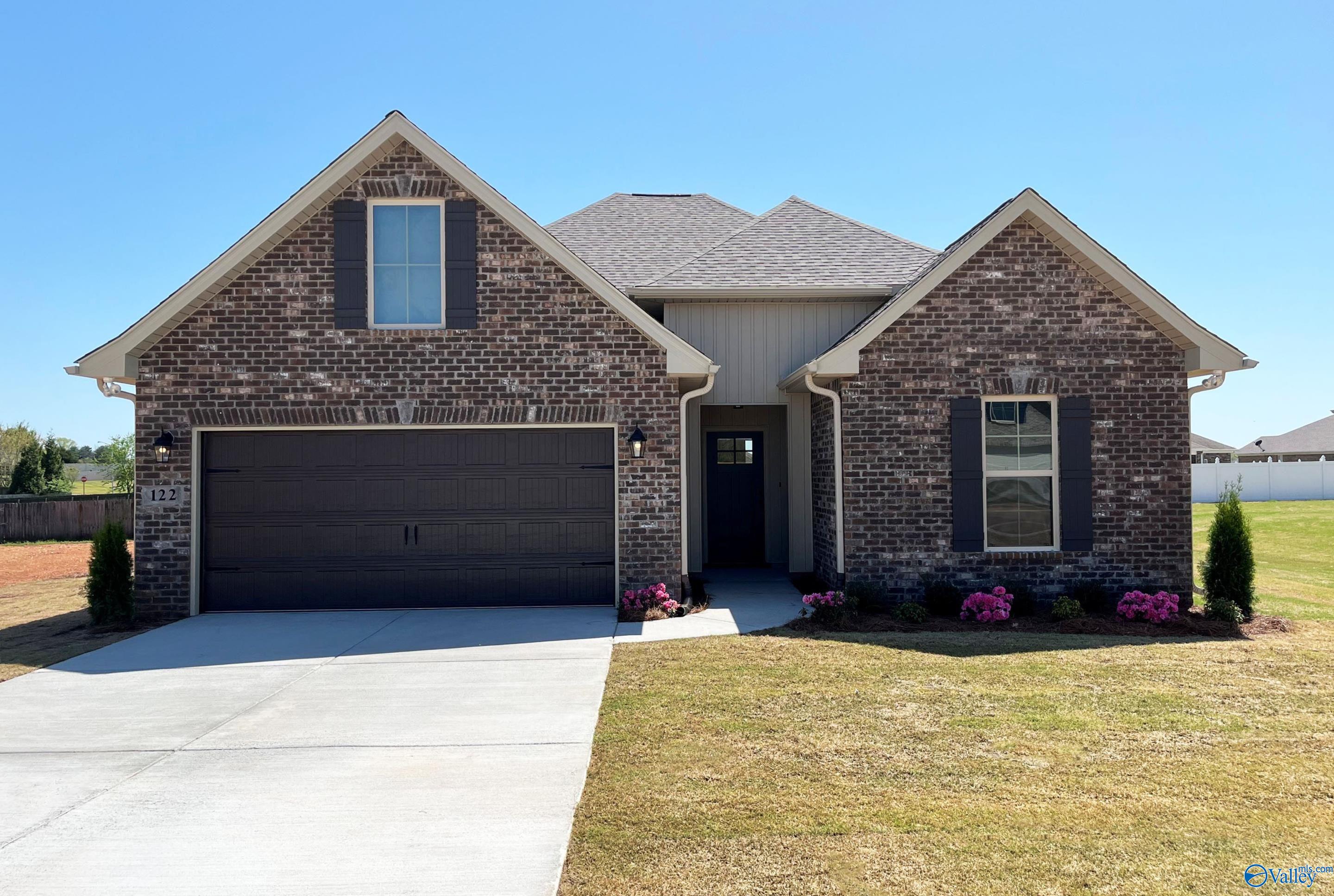 122 Parvin Way Drive, Hazel Green, Alabama image 1