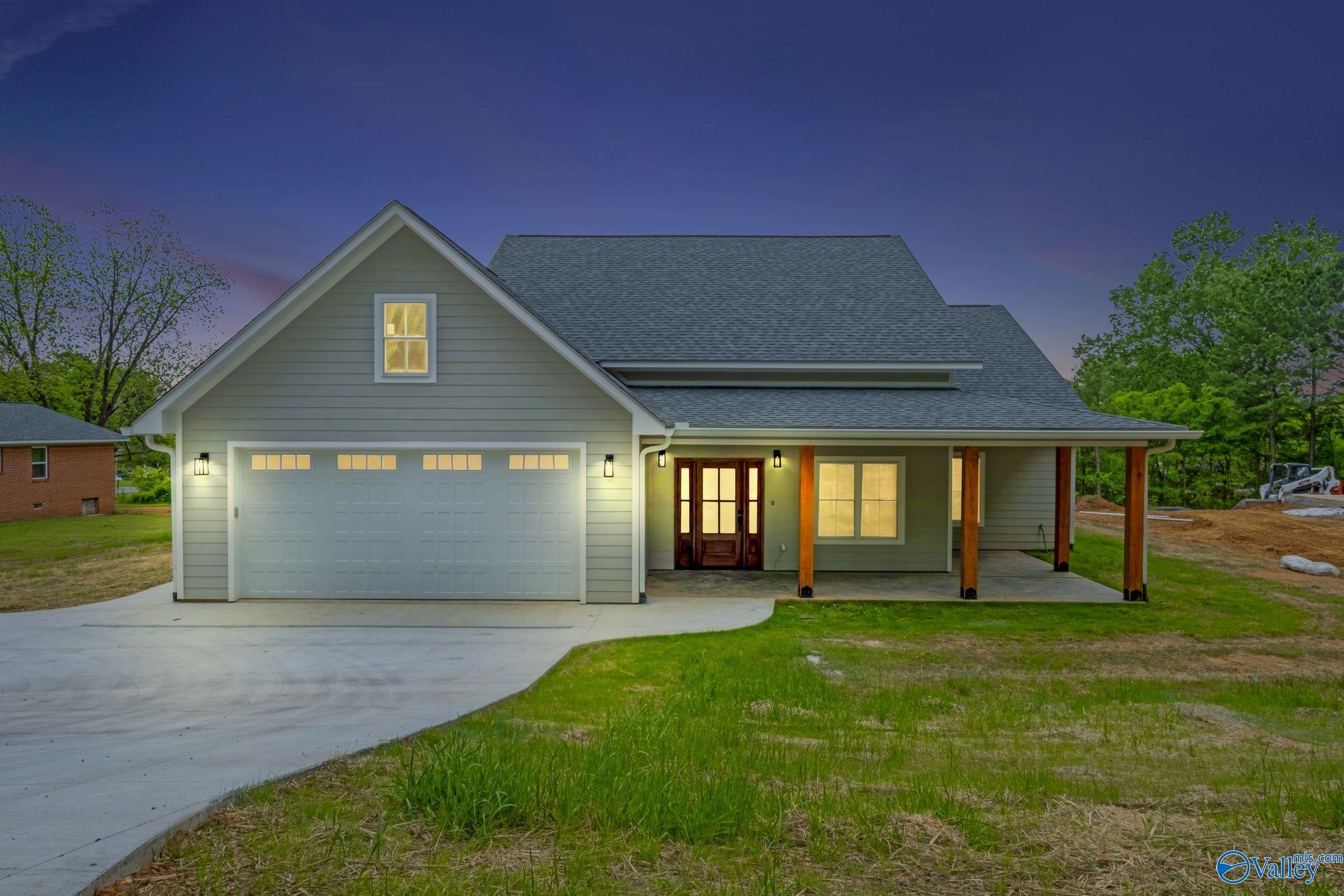 384 Nixon Drive, Guntersville, Alabama image 1
