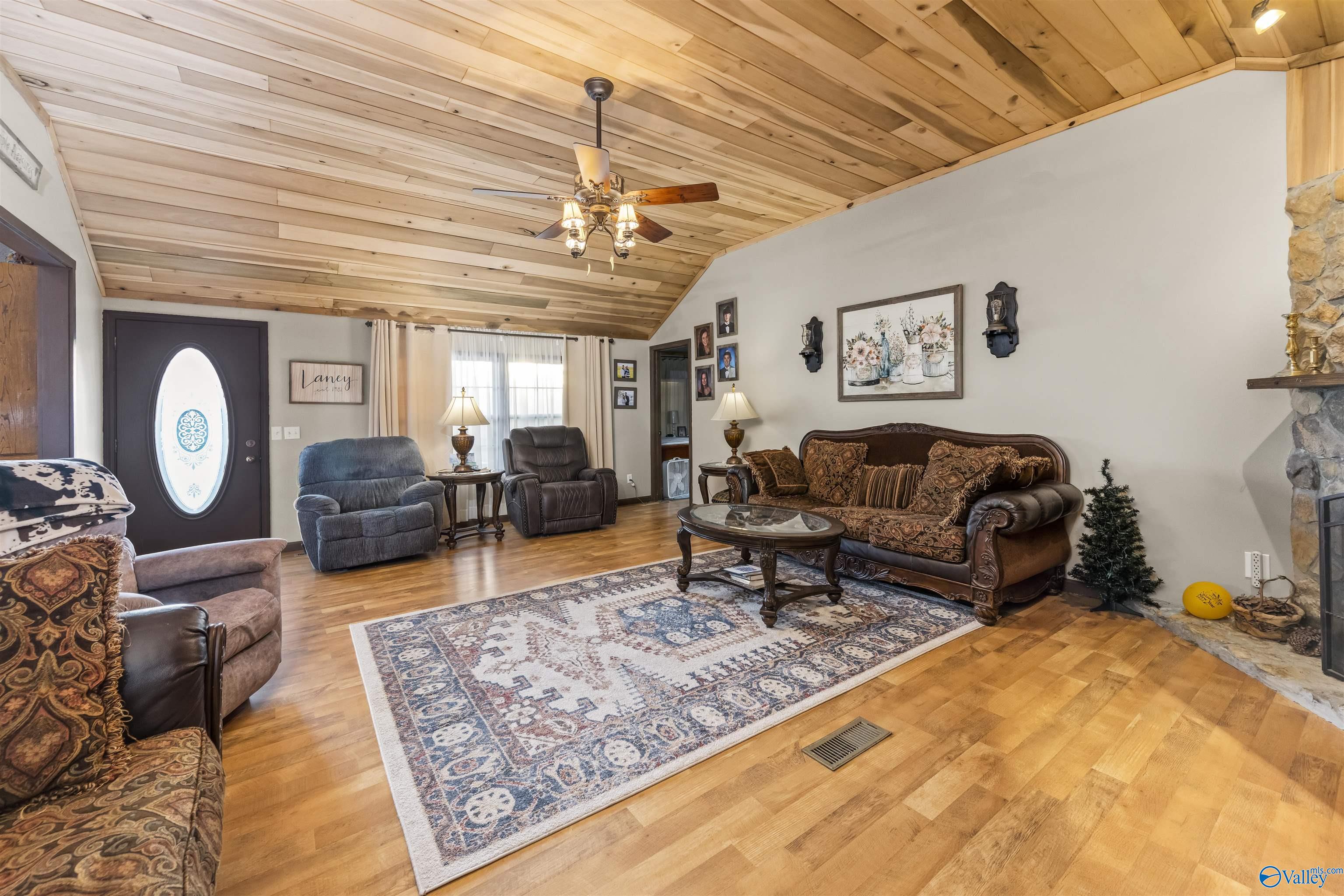 3154 County Road 1082, Vinemont, Alabama image 3