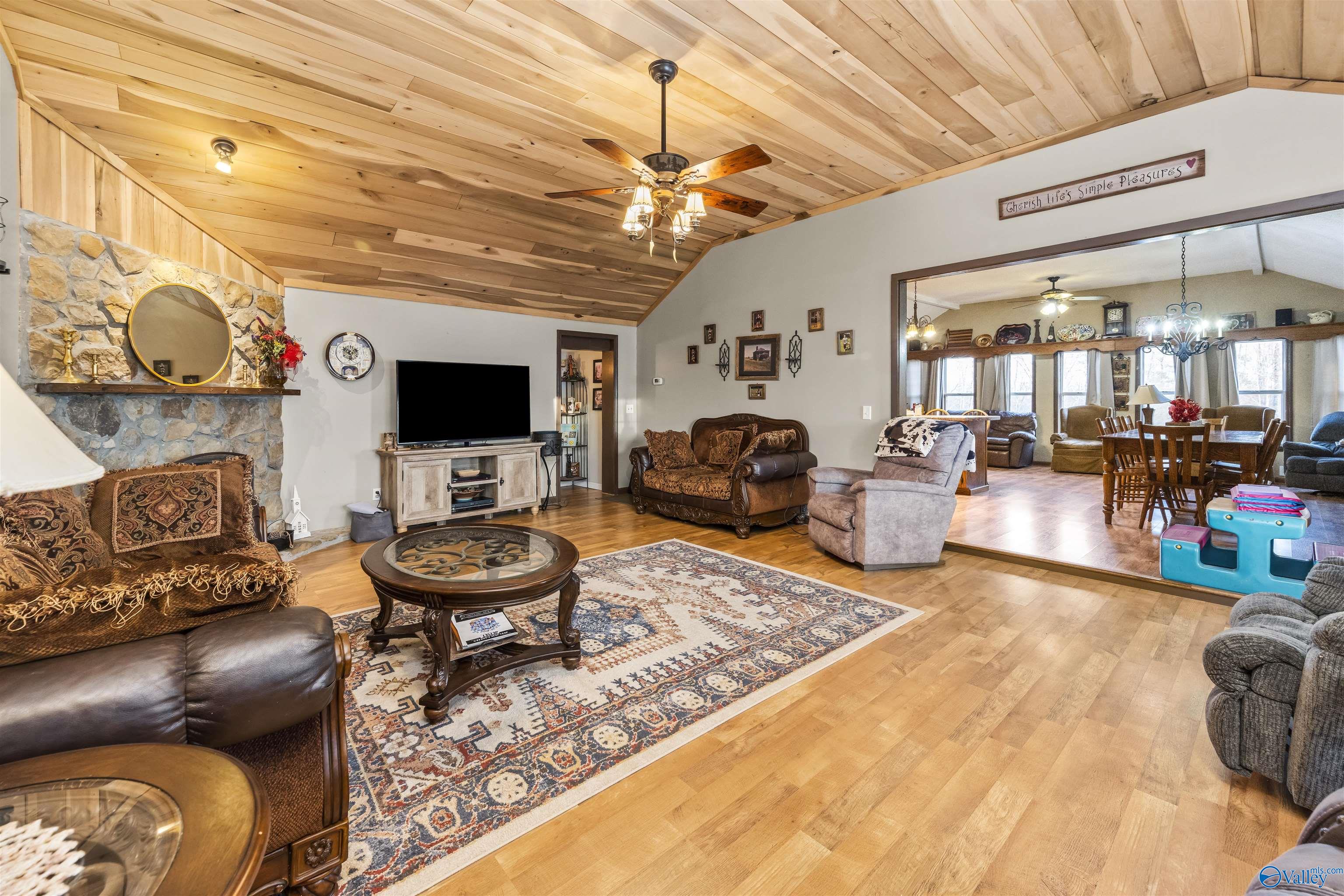 3154 County Road 1082, Vinemont, Alabama image 4
