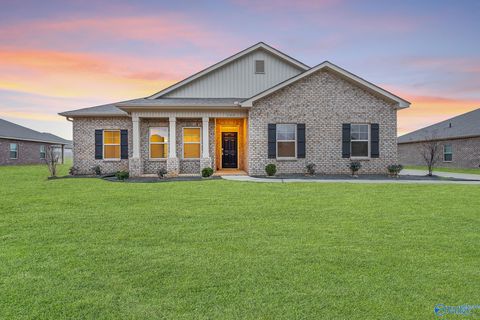 Photo of 300 Dinner Tree Square, Huntsville, AL 35811 (MLS # 21909562)