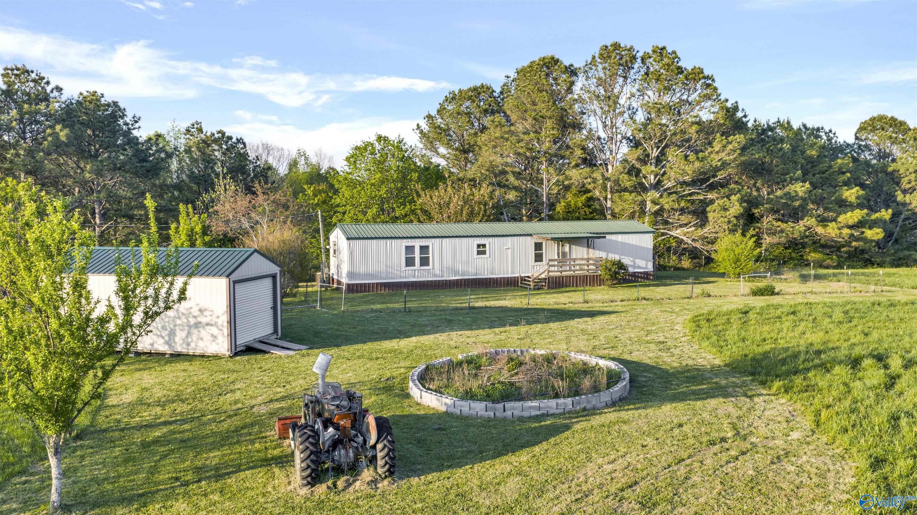 1122 County Road 361