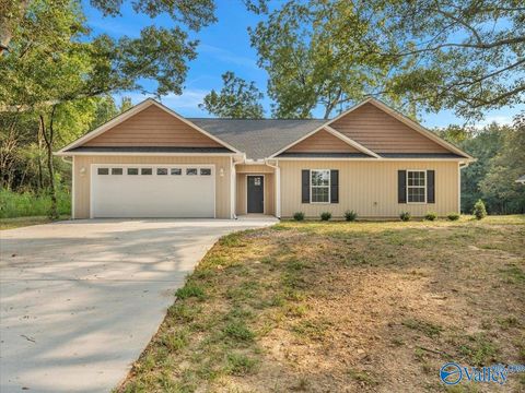 Homes For Sale - 993 Old Cullman Road<br/> Arab, AL 35016