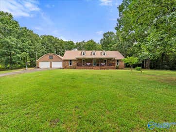 17986 County Road 33 Fackler AL 35746