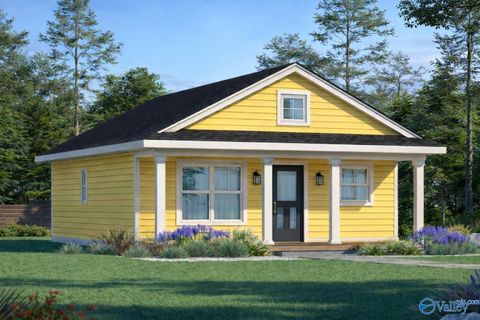 Homes For Sale - 612 SE Brewer Street<br/> Hartselle, AL 35640