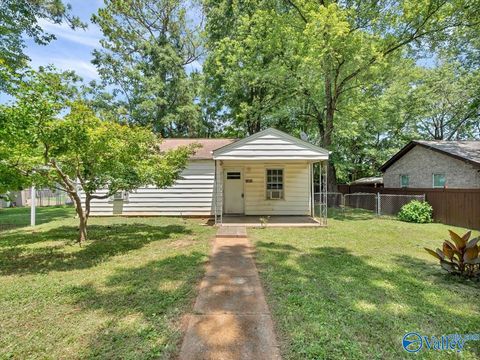 Homes For Sale - 1004 Crestline Road<br/> Huntsville, AL 35816