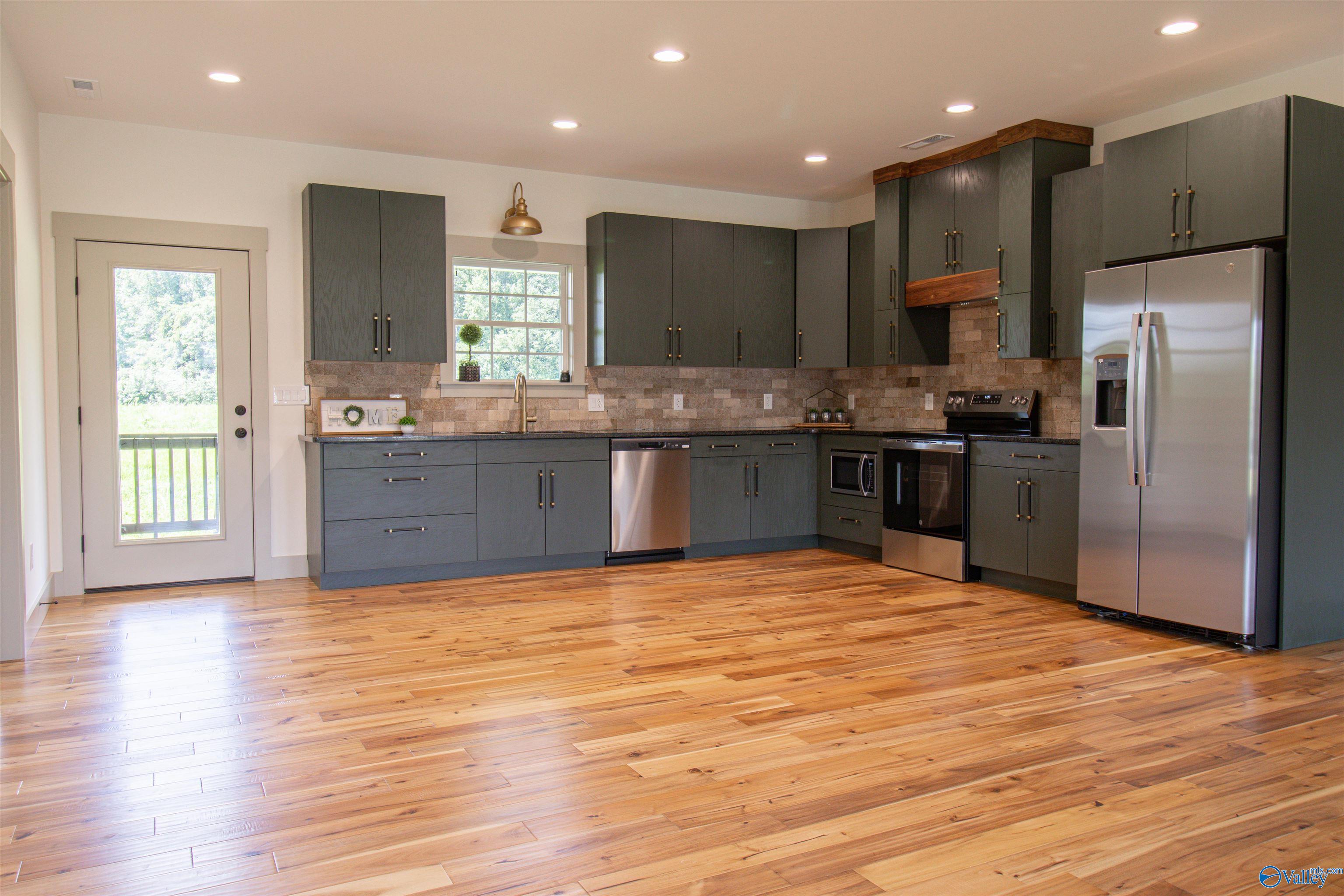 906 County Road 599