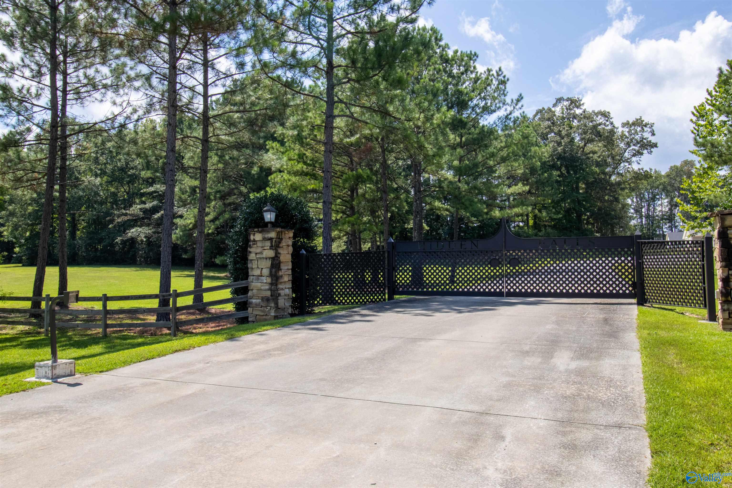 17 Randolph Cove