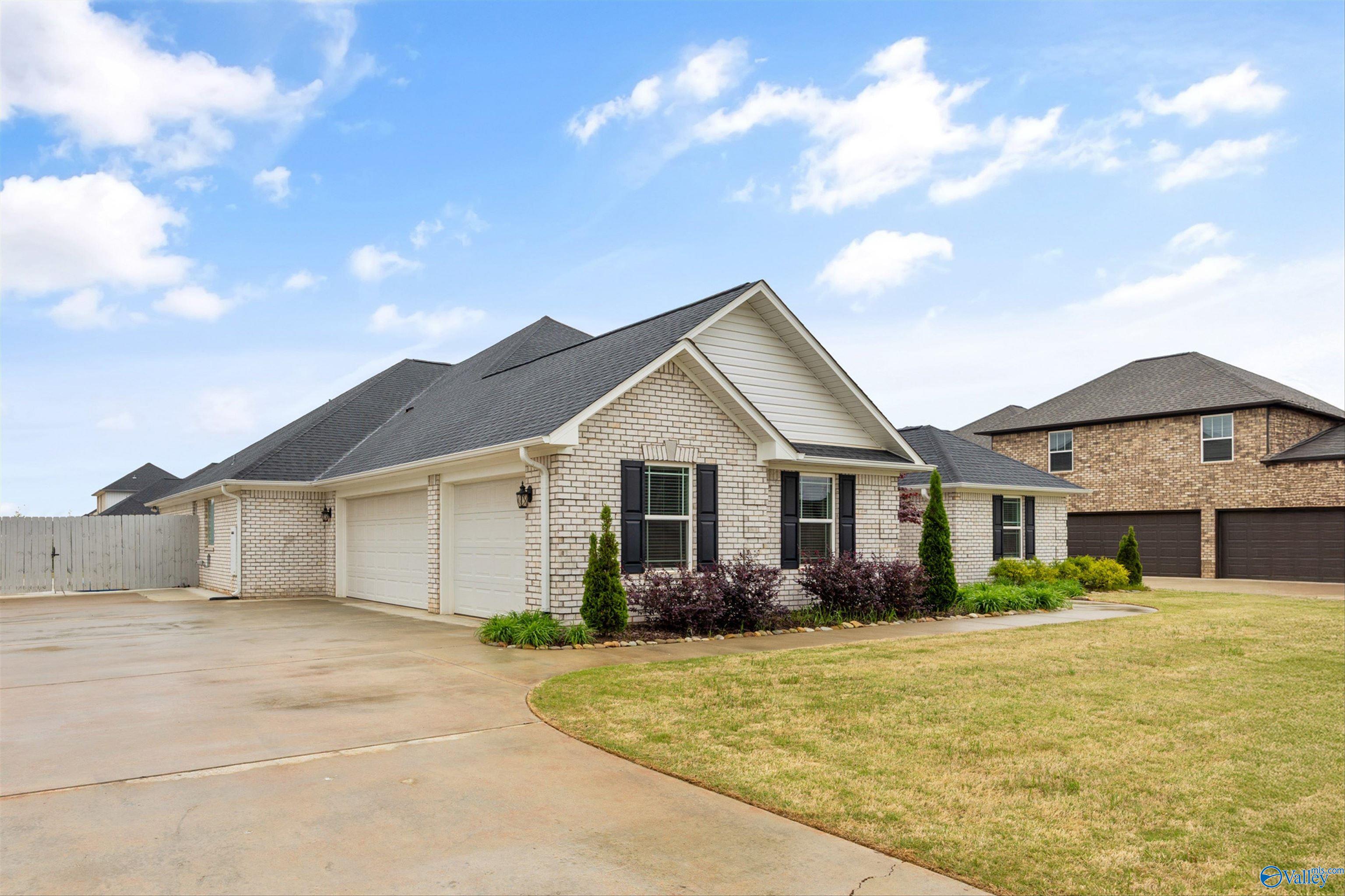 17067 Stonegate Drive, Athens, Alabama image 3