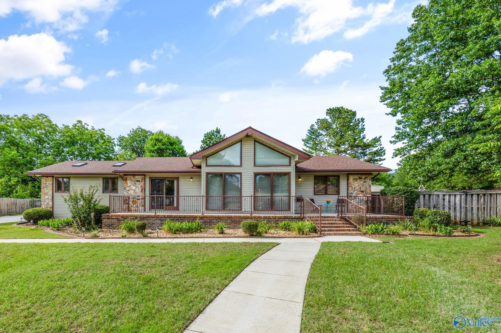 2009 Rangewood Circle, Huntsville, Alabama image 1