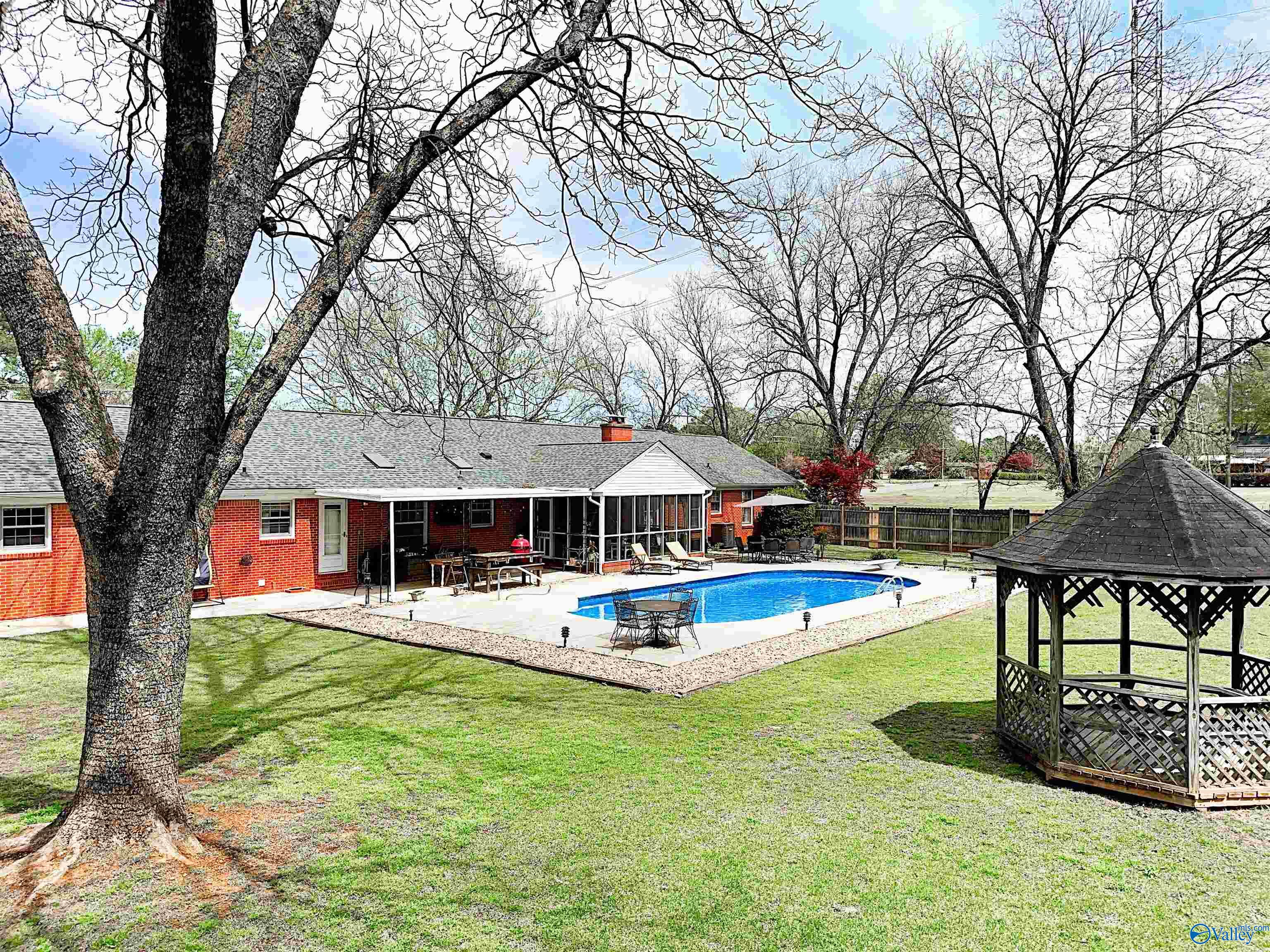 2111 Brookmeade Road, Decatur, Alabama image 34