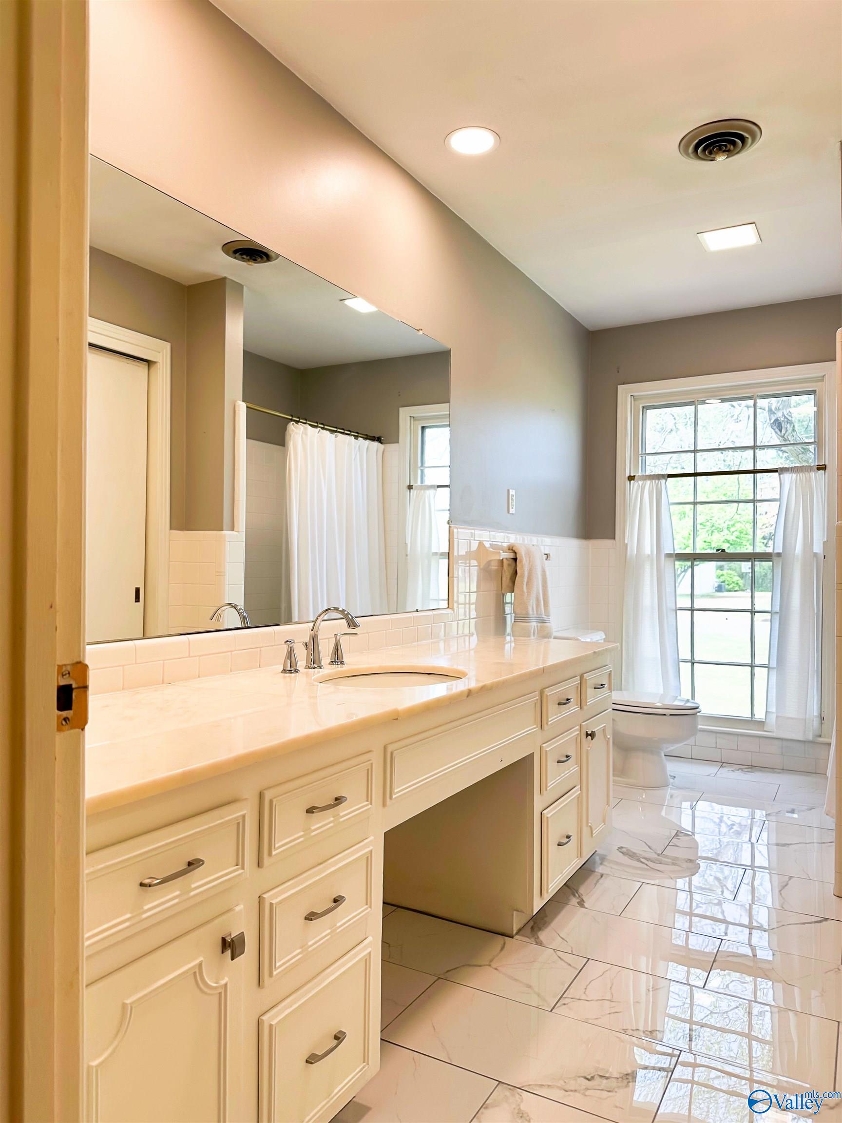 2111 Brookmeade Road, Decatur, Alabama image 29