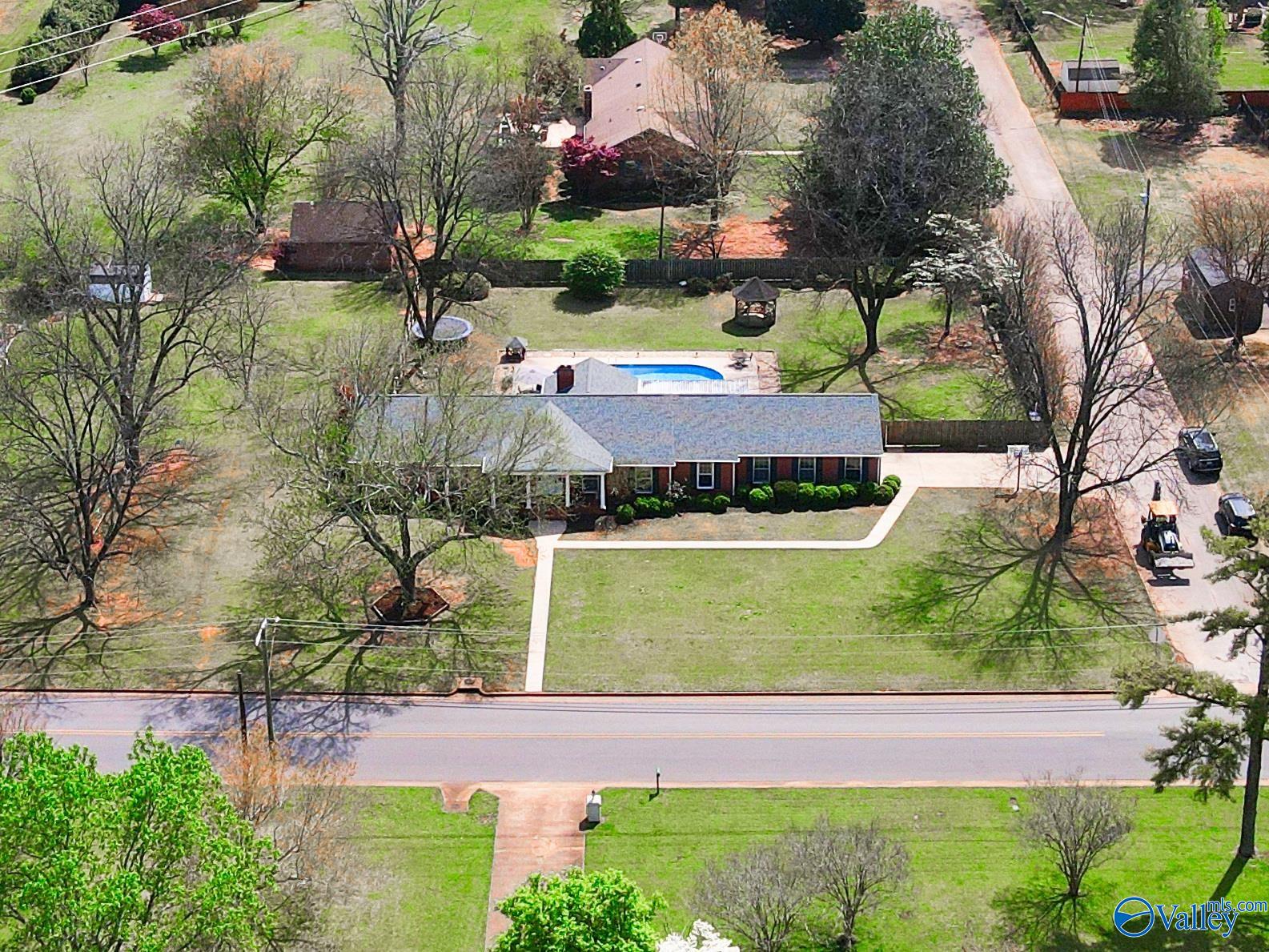 2111 Brookmeade Road, Decatur, Alabama image 18