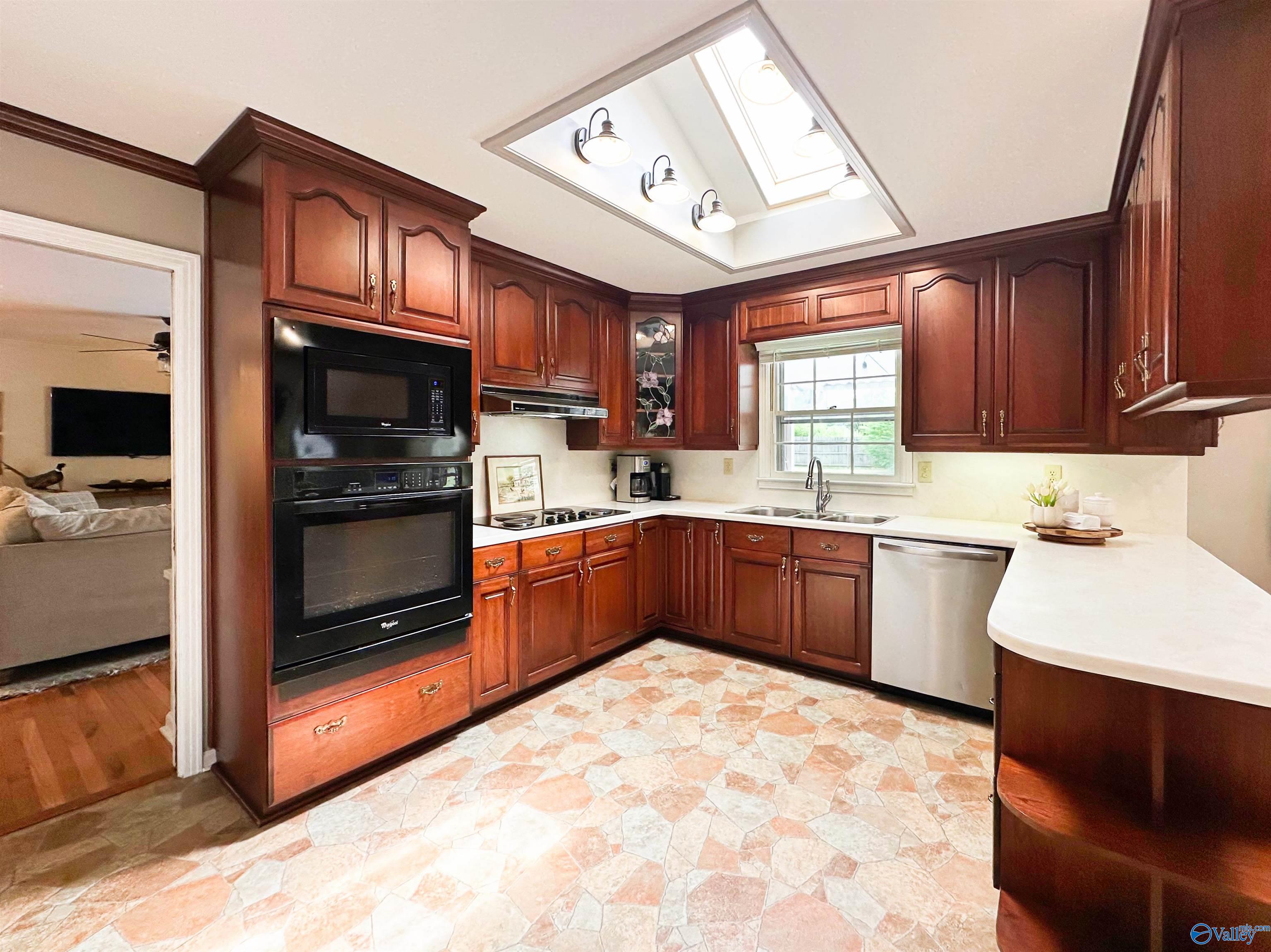 2111 Brookmeade Road, Decatur, Alabama image 3