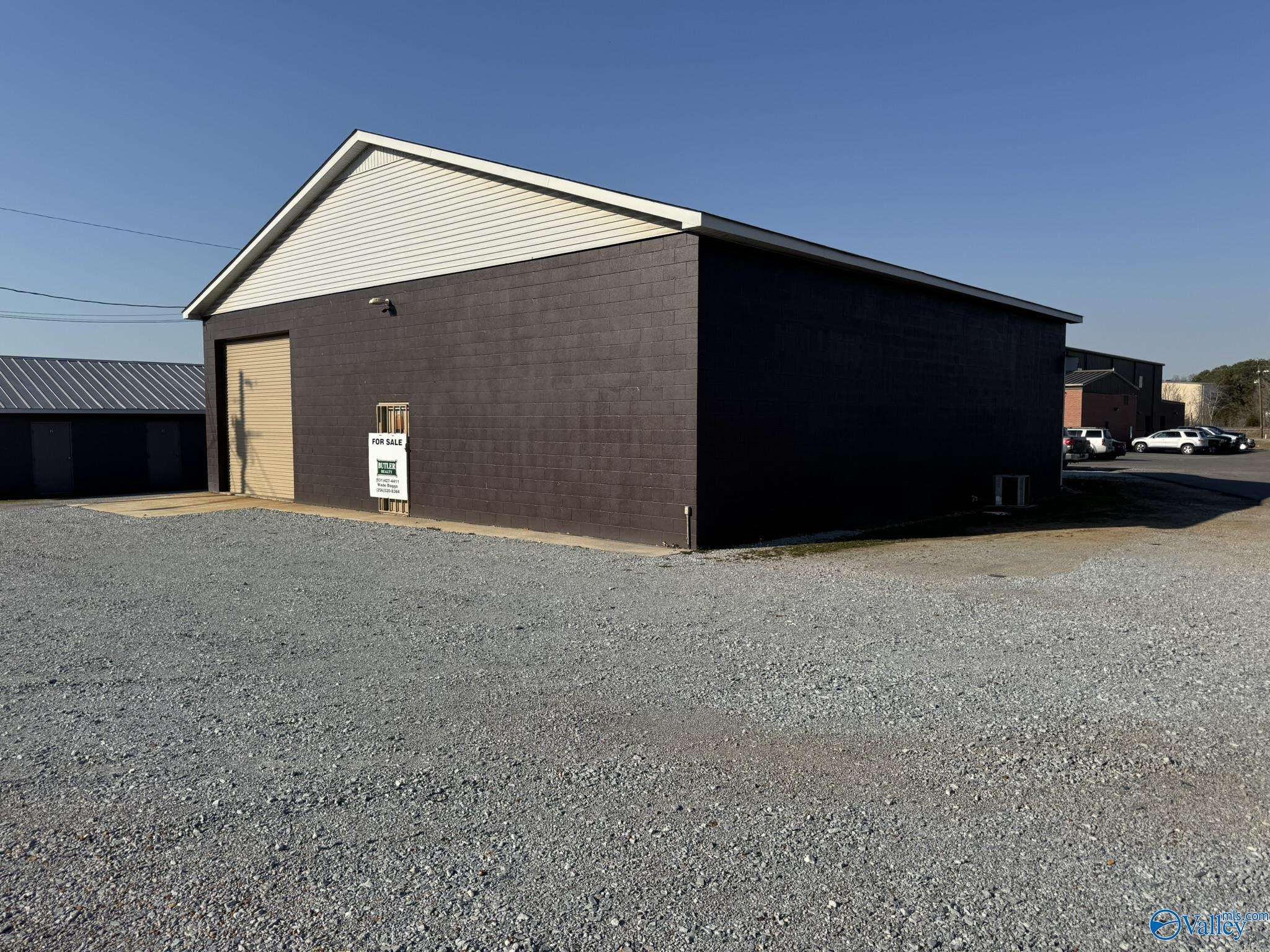 Roll up door, walk-in door