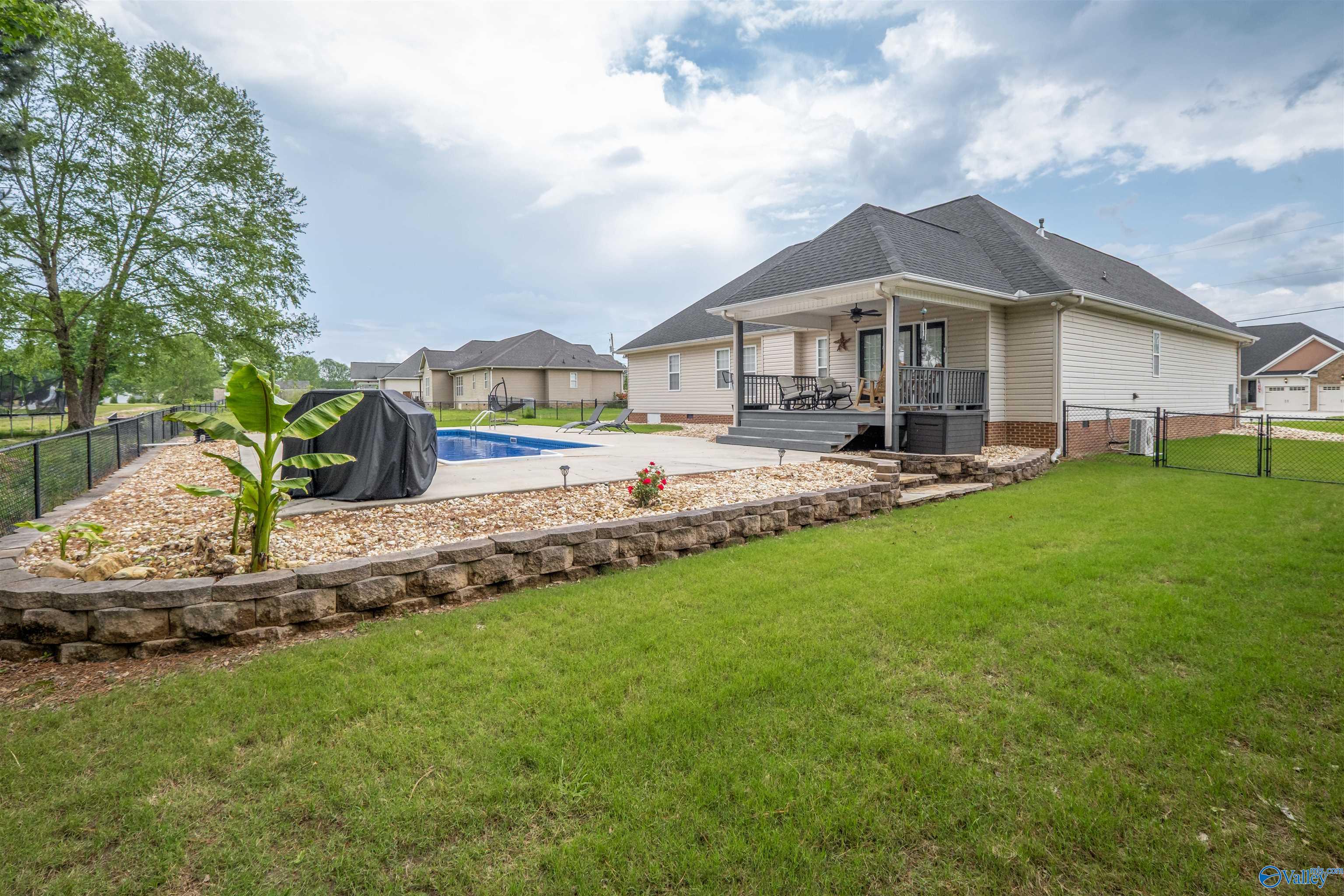 1430 Marshall Way, Southside, Alabama image 6
