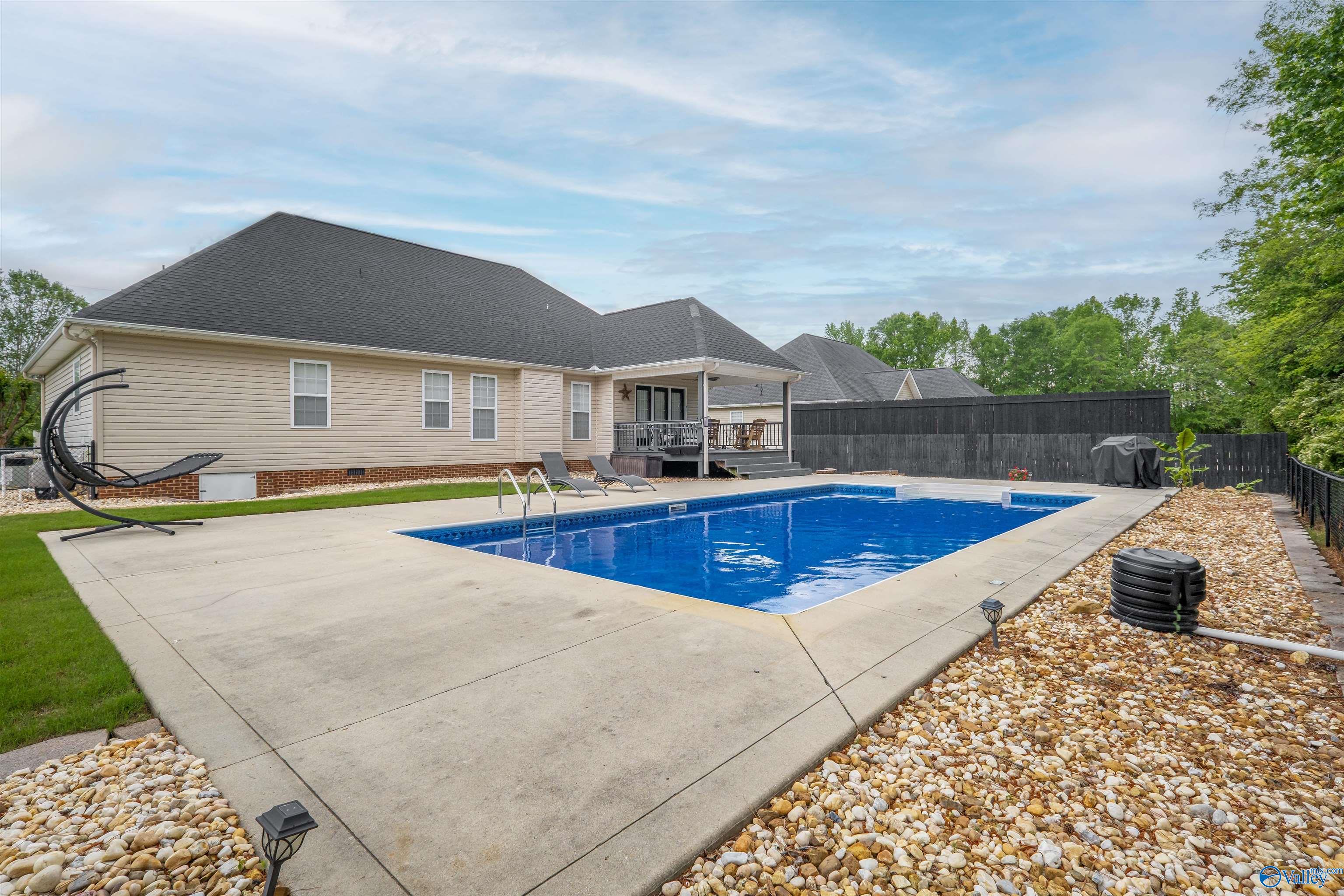 1430 Marshall Way, Southside, Alabama image 8