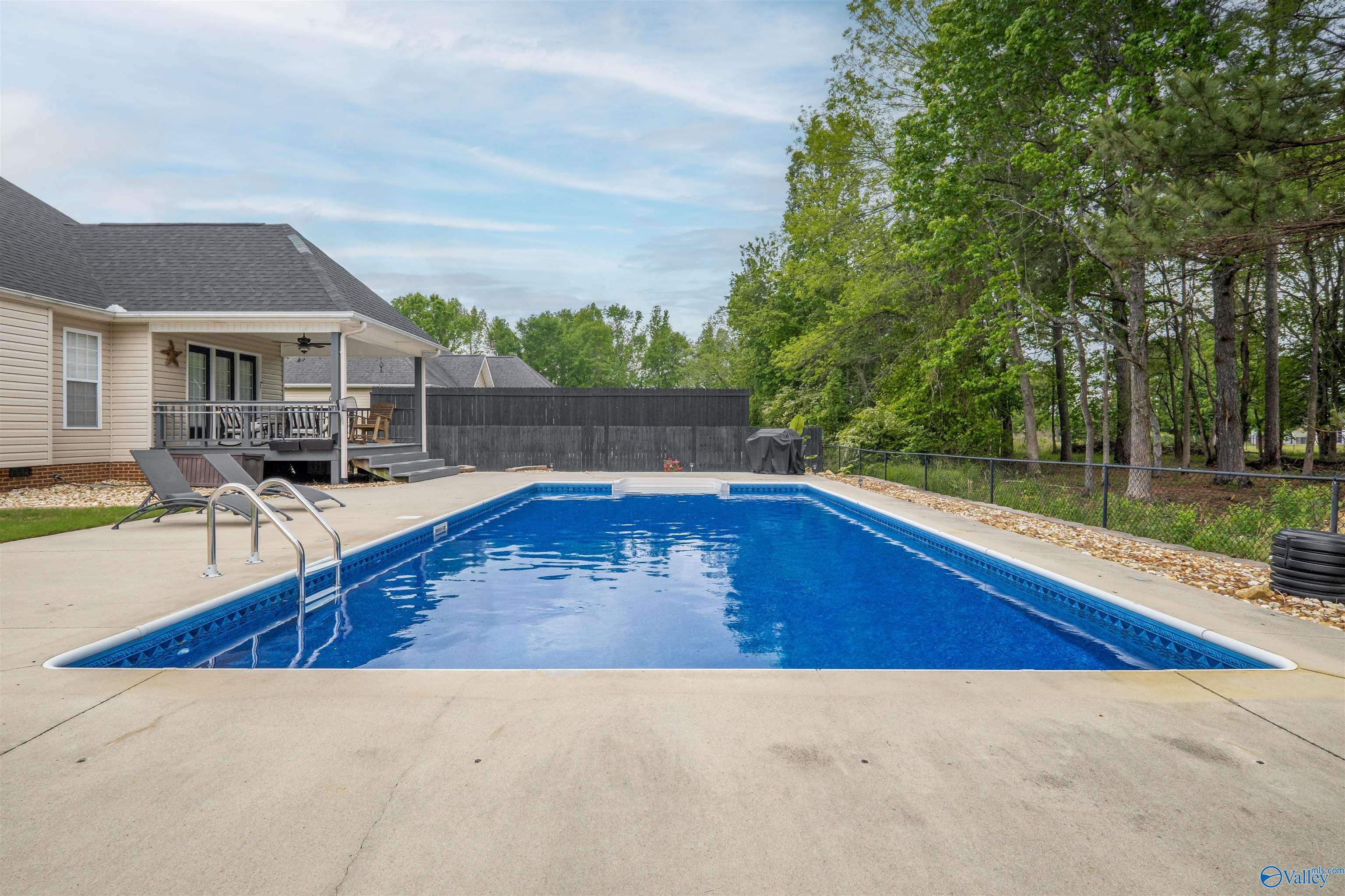 1430 Marshall Way, Southside, Alabama image 9