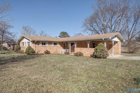 Homes For Sale - 410 Gale Lane<br/> Athens, AL 35611