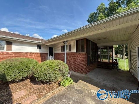 Homes For Sale - 4309 Clayrest Drive<br/> Huntsville, AL 35816
