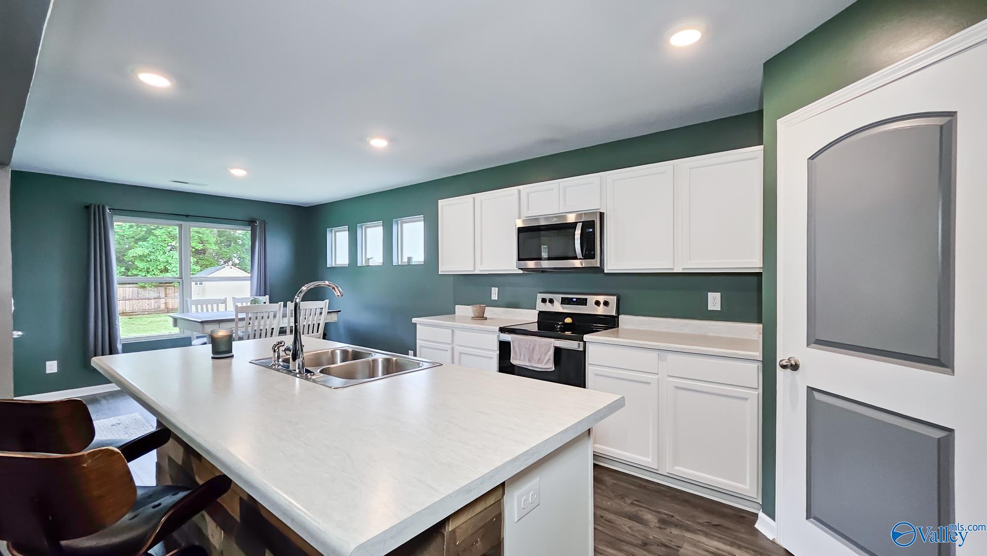 Hazel Green, Alabama 35750, United States, 4 Bedrooms Bedrooms, ,3 BathroomsBathrooms,Residential,Active,148755