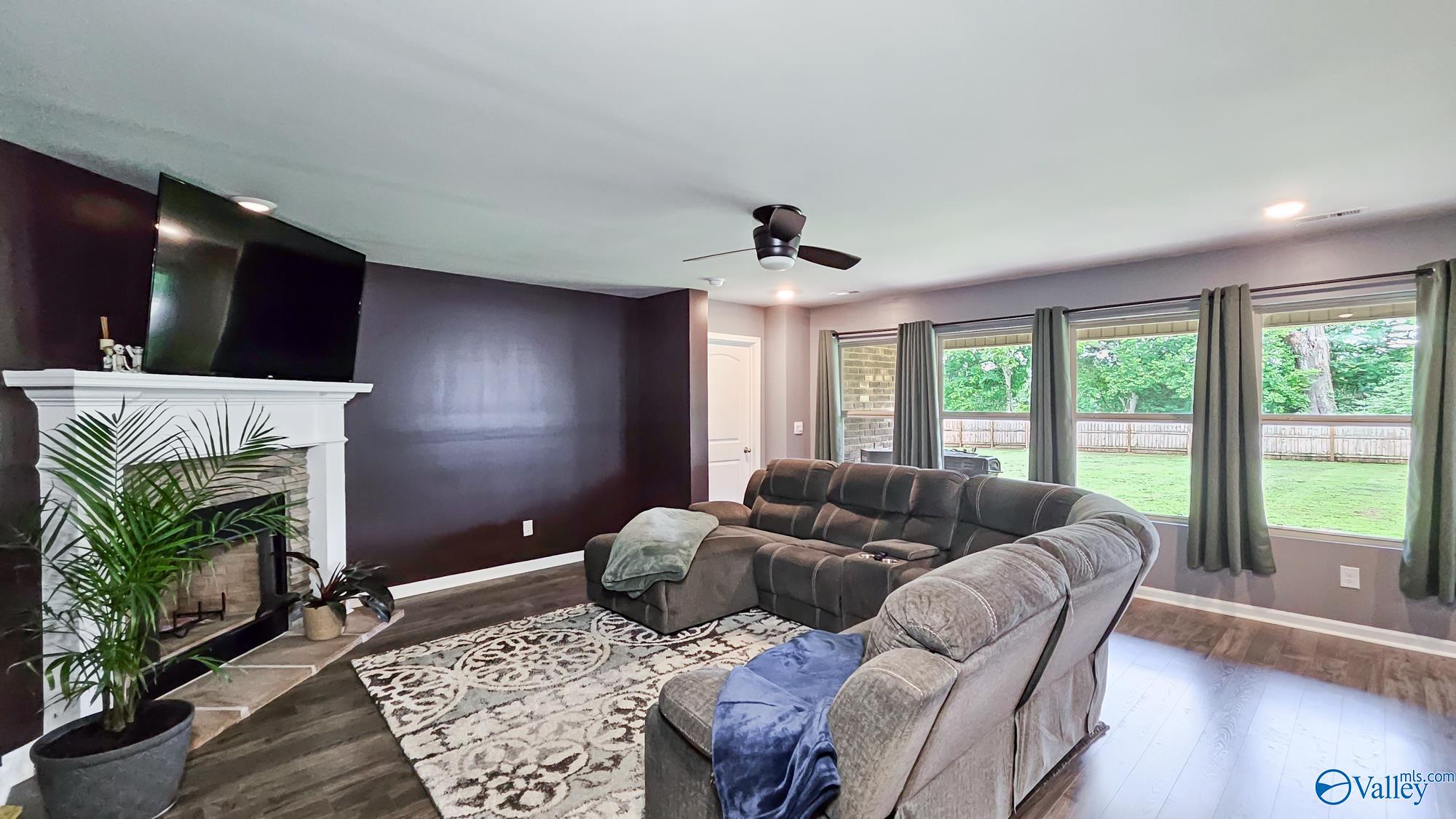 Hazel Green, Alabama 35750, United States, 4 Bedrooms Bedrooms, ,3 BathroomsBathrooms,Residential,Active,148755