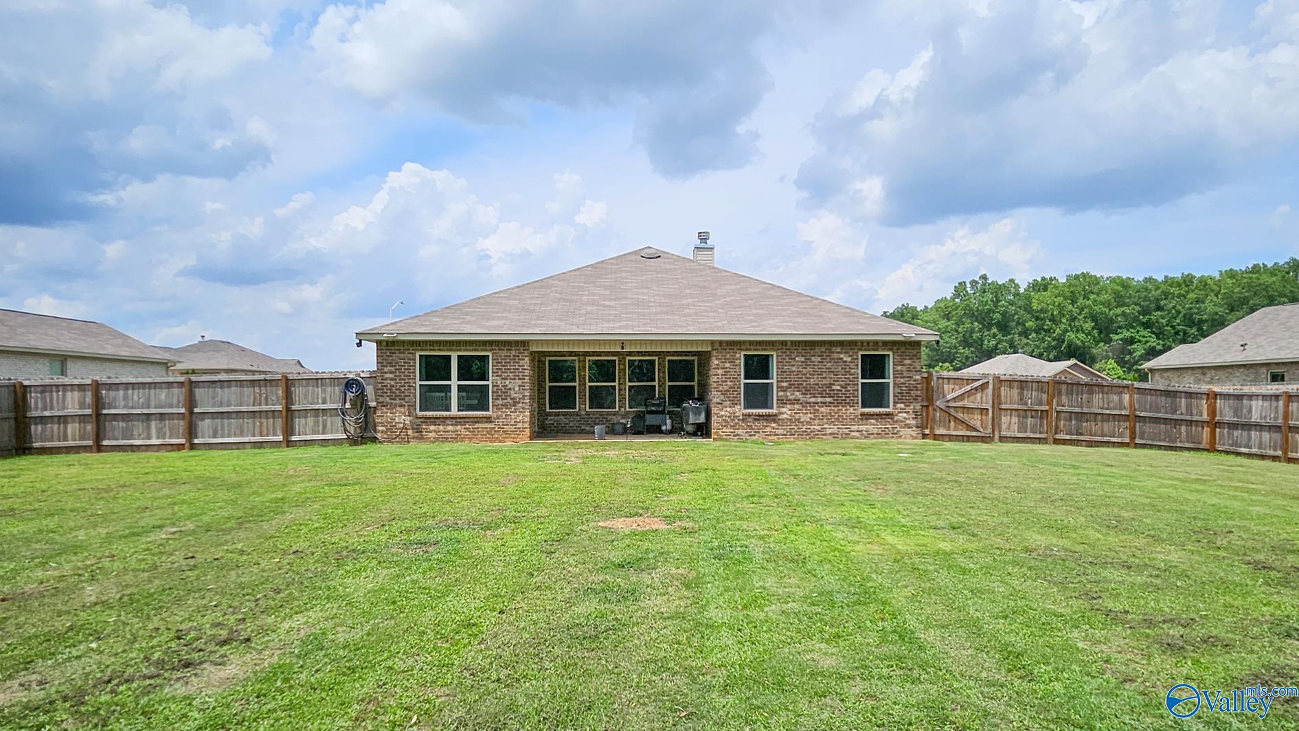 Hazel Green, Alabama 35750, United States, 4 Bedrooms Bedrooms, ,3 BathroomsBathrooms,Residential,Active,148755