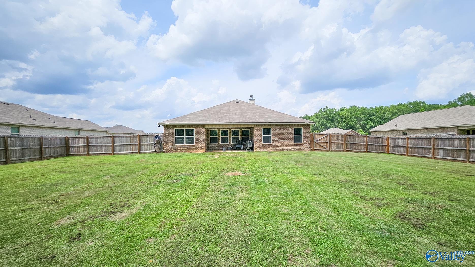 Hazel Green, Alabama 35750, United States, 4 Bedrooms Bedrooms, ,3 BathroomsBathrooms,Residential,Active,148755