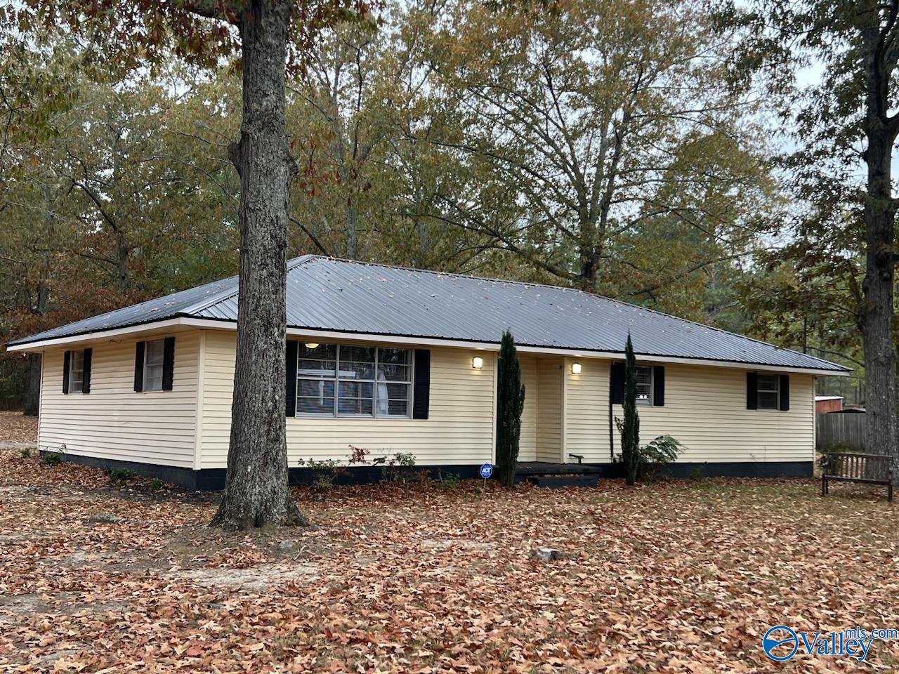 526 Diversey Street, Rainbow City, Alabama image 1