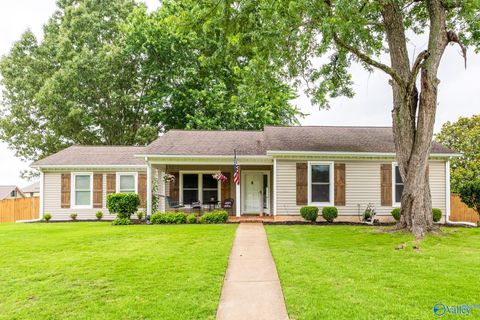 Photo of 2050 Rosebury Lane SW, Huntsville, AL 35803 (MLS # 21919259)
