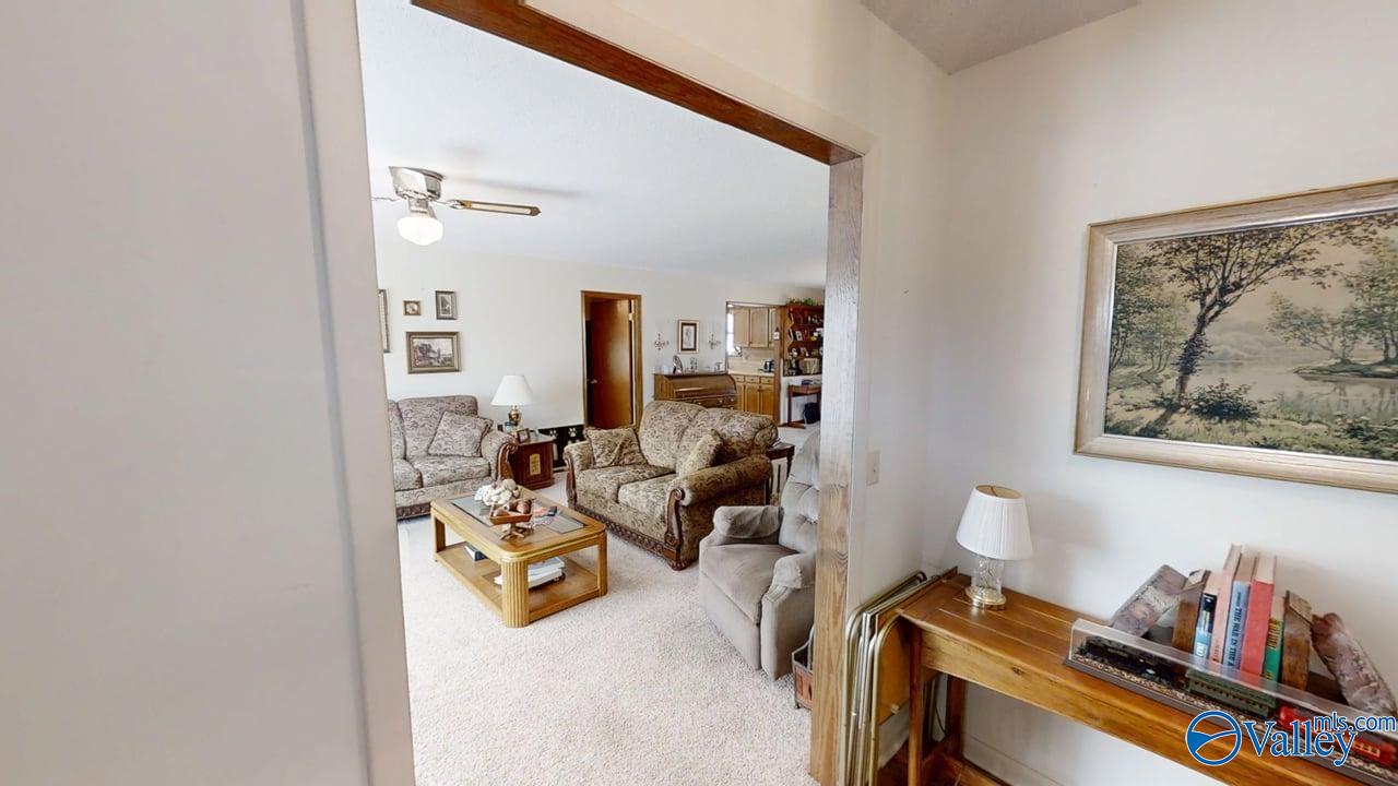 1307 Charter Circle, Jasper, Alabama image 6