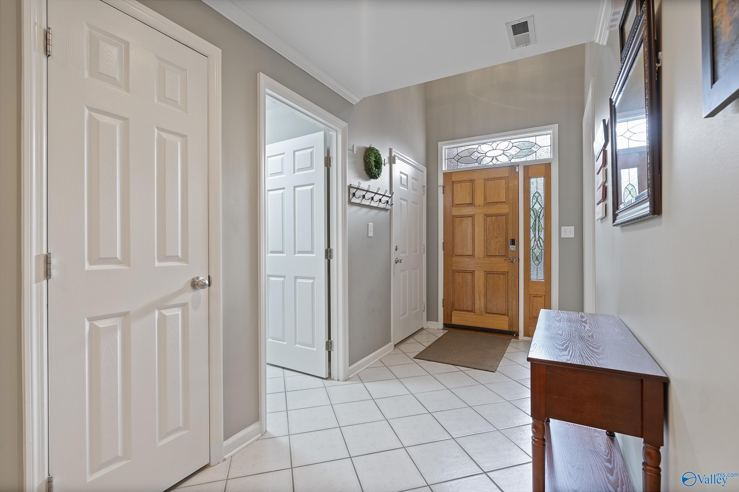 114 Canterbury Drive, Madison, Alabama image 3