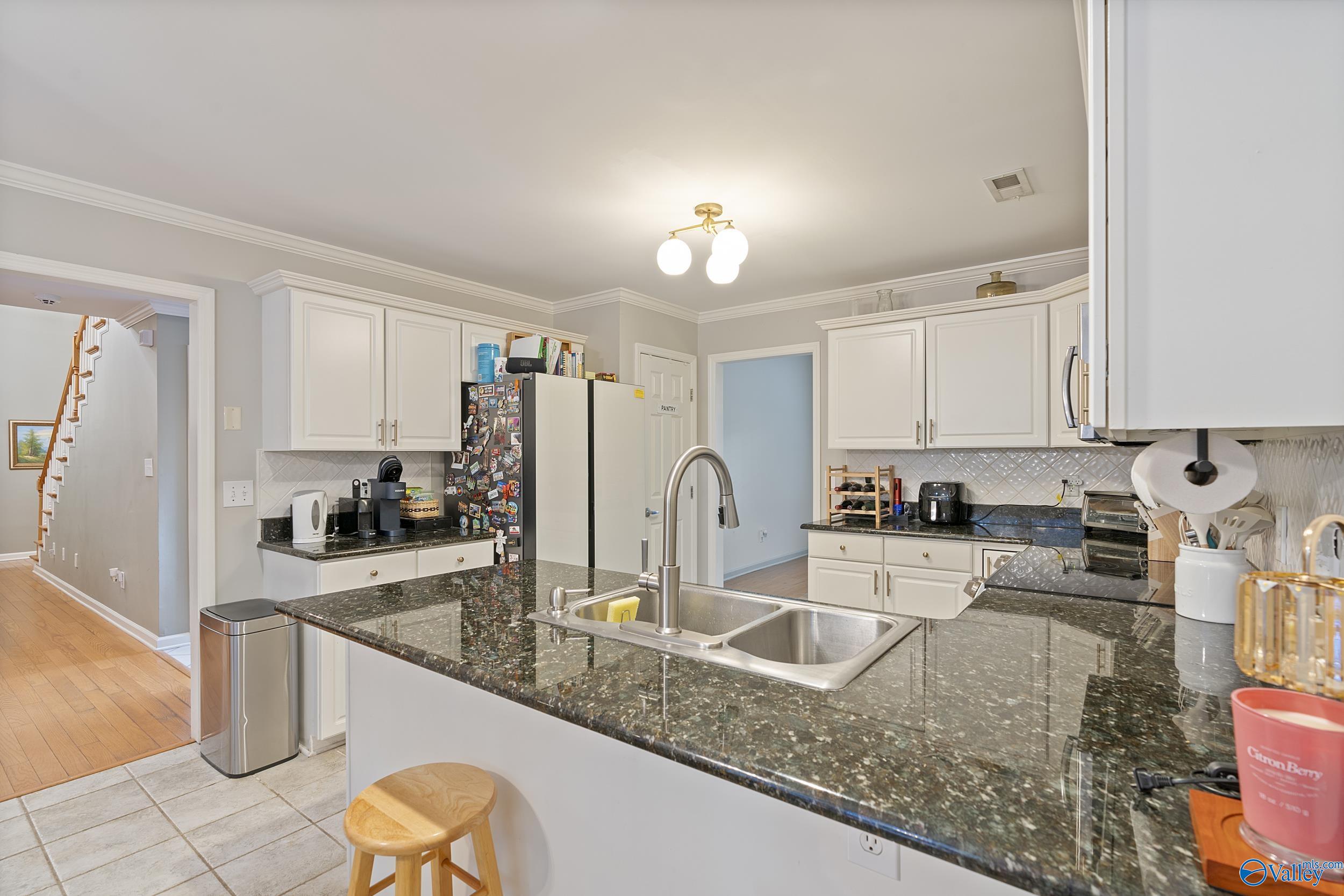 114 Canterbury Drive, Madison, Alabama image 9