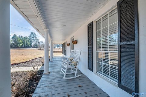 Homes For Sale - 333 County Road 302<br/> Hillsboro, AL 35643